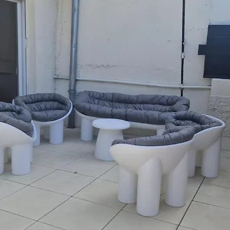 Maison Climatisee Proche De Toutes Les Commodites